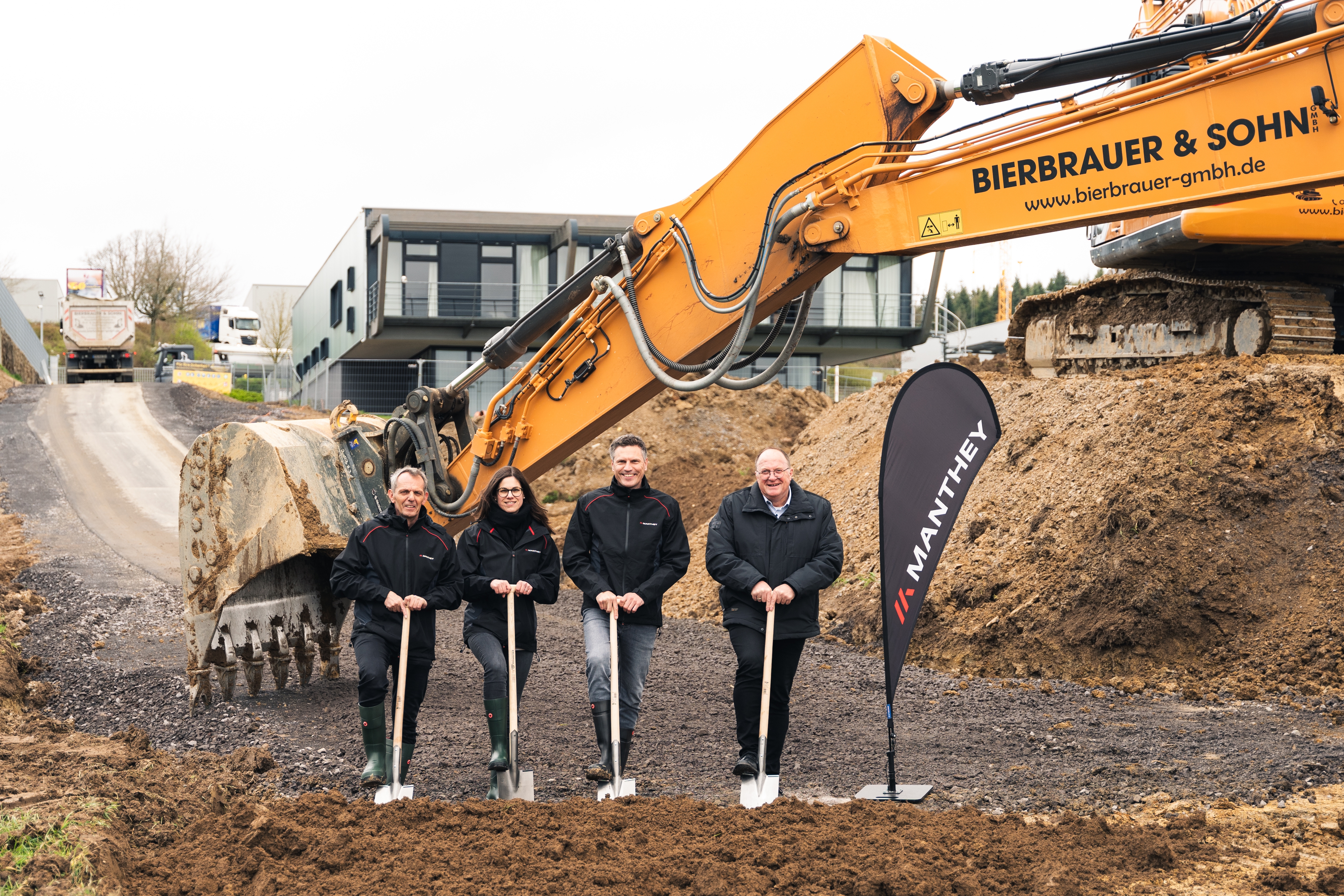 Gewerbepark - Spatenstich Manthey