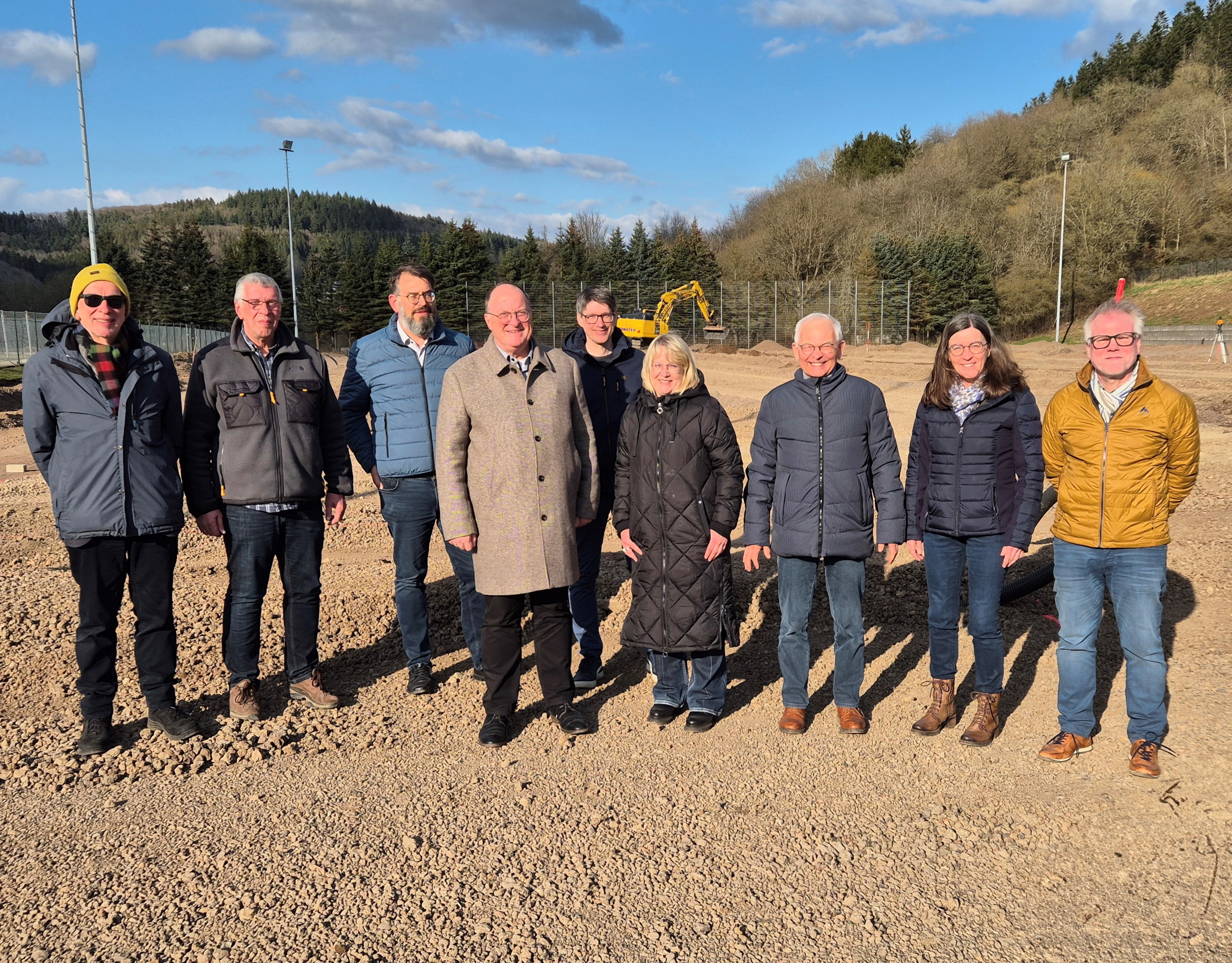 v.l.n.r. Verbandsgemeinderatsmitglied Heinz Bossert, Verbandsgemeinderatsmitglied und Stadtbürgermeister Frank Wisniewski, Verbandsgemeinderatsmitglied Torsten Raths, Bürgermeister Guido Nisius, Verbandsgemeinderatsmitglied Jörg Brommenschenkel, Verbandsgemeinderatsmitglied Elke Backes, Erster Beigeordneter Udo Seifen, Verbandsgemeinderatsmitglied Anita Schomisch und Beigeordneter Joachim Neubusch