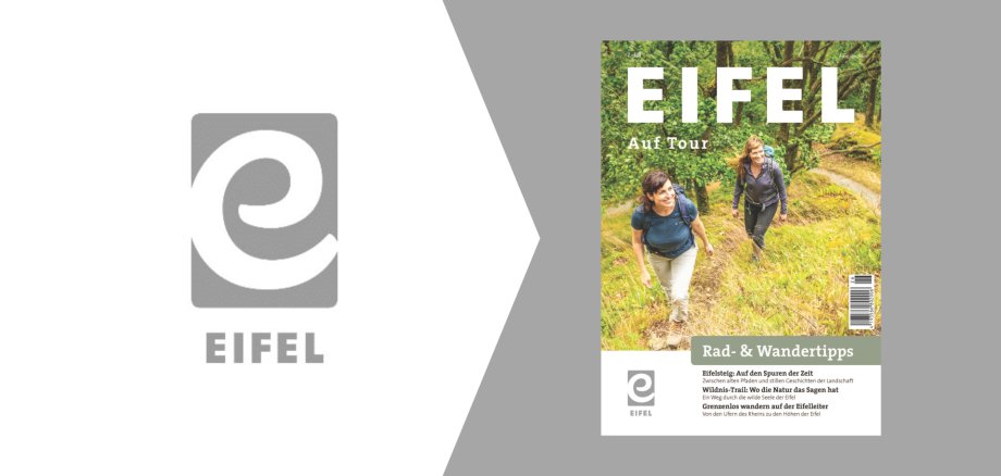 Titelbild des Eifel Magazins „Auf Tour 2026“: Zwei Wanderinnen sind auf einem naturbelassenen Waldweg unterwegs. Das Magazin bewirbt thematische Rad- und Wandertipps in der Eifel.