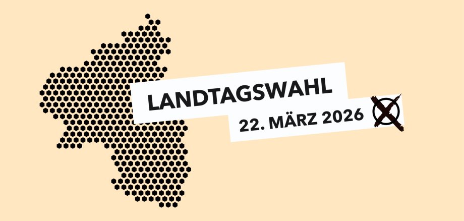 Stilisierte Karte von Rheinland-Pfalz aus schwarzen Sechsecken. Darüber ein weißes Banner mit schwarzer Schrift: „Landtagswahl 22. März 2026“. Rechts daneben ein schwarzer Kreis mit einem weißen X als Symbol für eine Stimmabgabe.
