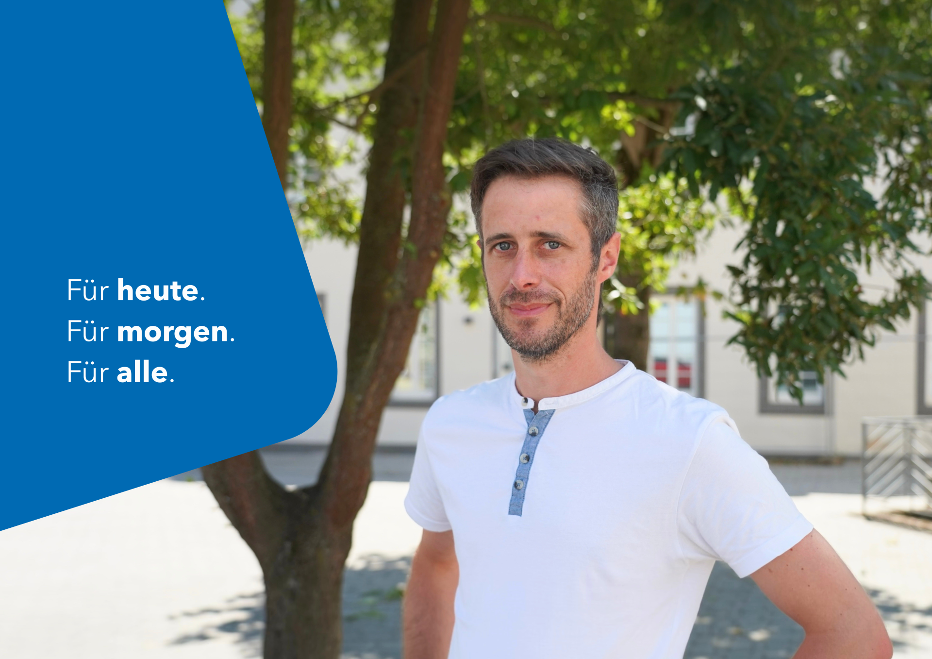 Grafische Begrüßungsgrafik in Blau und Weiß mit dem Text „Für heute. Für morgen. Für alle.“ als Einstieg zur Vorstellung neuer Mitarbeitender.