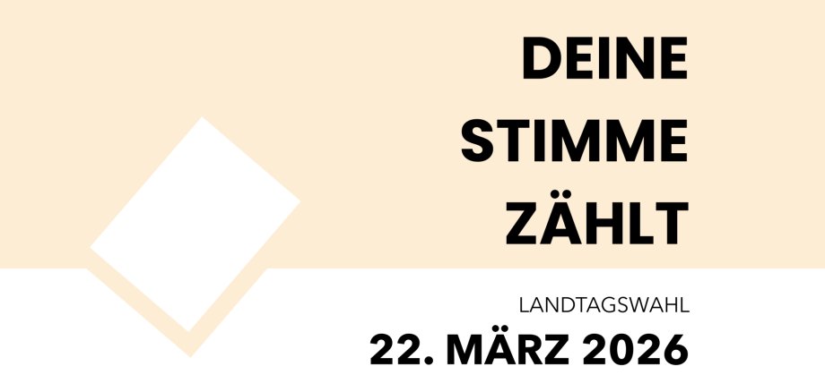 Grafik mit beigem und grauem Hintergrund. Rechts steht in großer schwarzer Schrift „Deine Stimme zählt“. Darunter steht „Landtagswahl 22. März 2026“. Links sind zwei einfache geometrische Formen (Quadrate) als Gestaltungselemente. Die Grafik ruft dazu auf, an der Landtagswahl teilzunehmen.