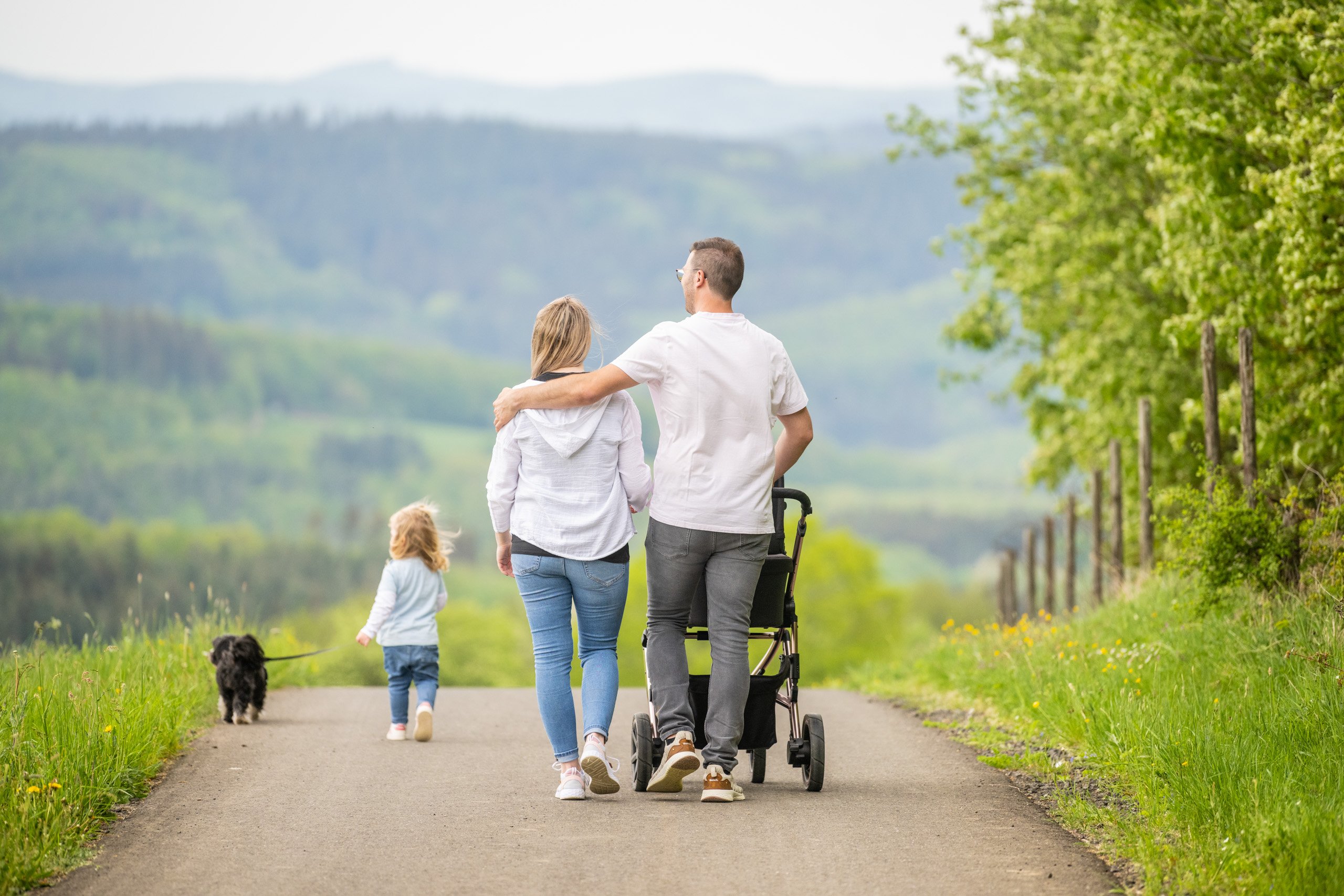 Spaziergang mit der Familie 