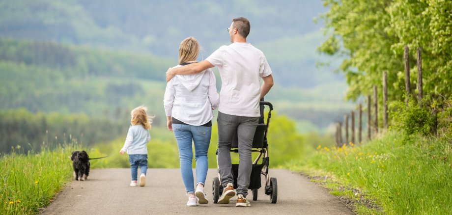 Spaziergang mit der Familie Spaziergang mit der Familie